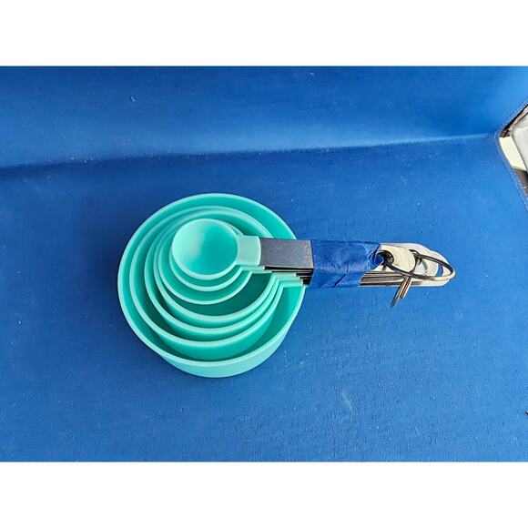 Set Of 7 Turquoise Nesting Measuring Cups & Spoons - Picture 2 of 5